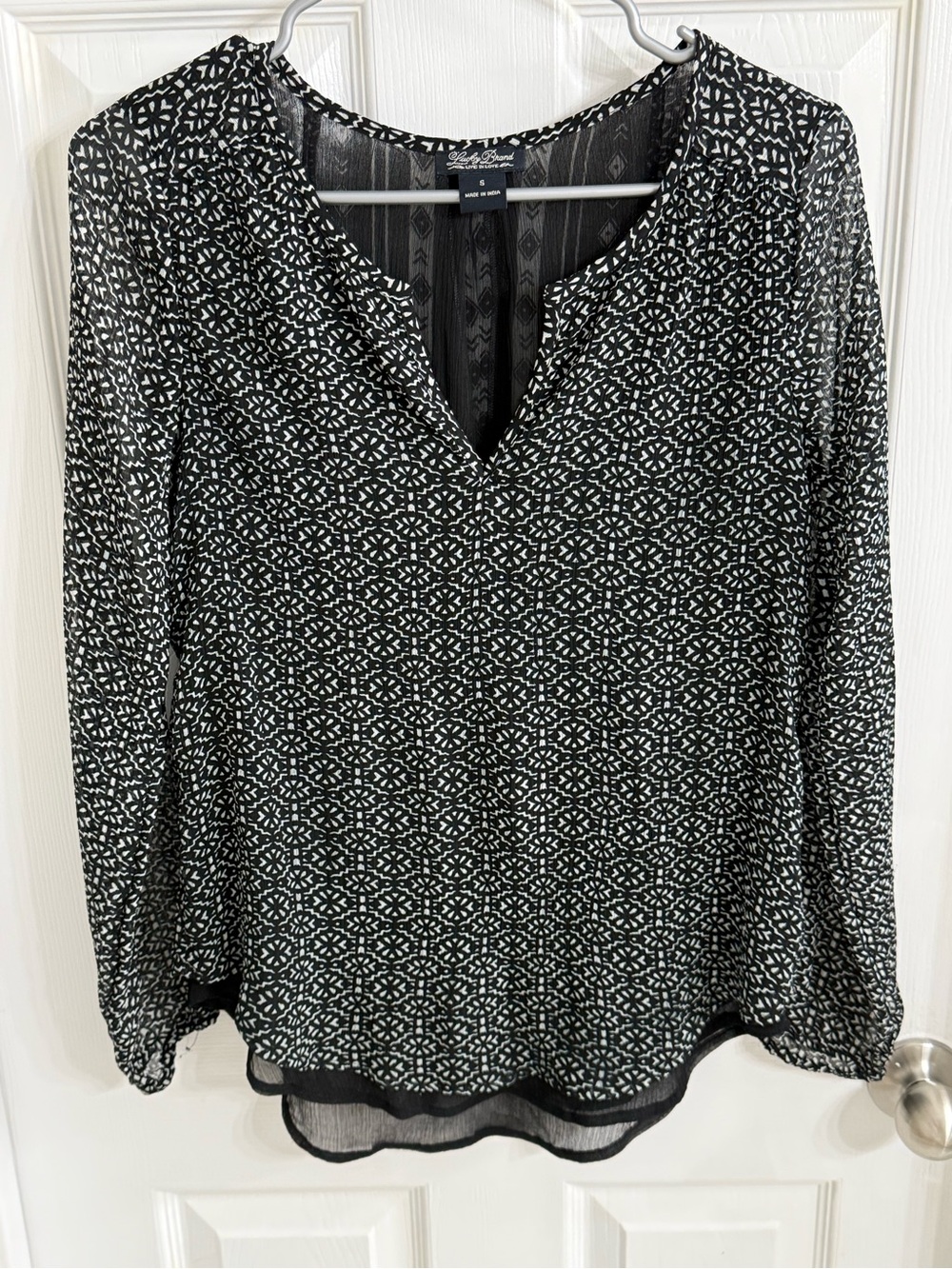 Lucky Brand Black & White Geometric V-Neck Blouse
